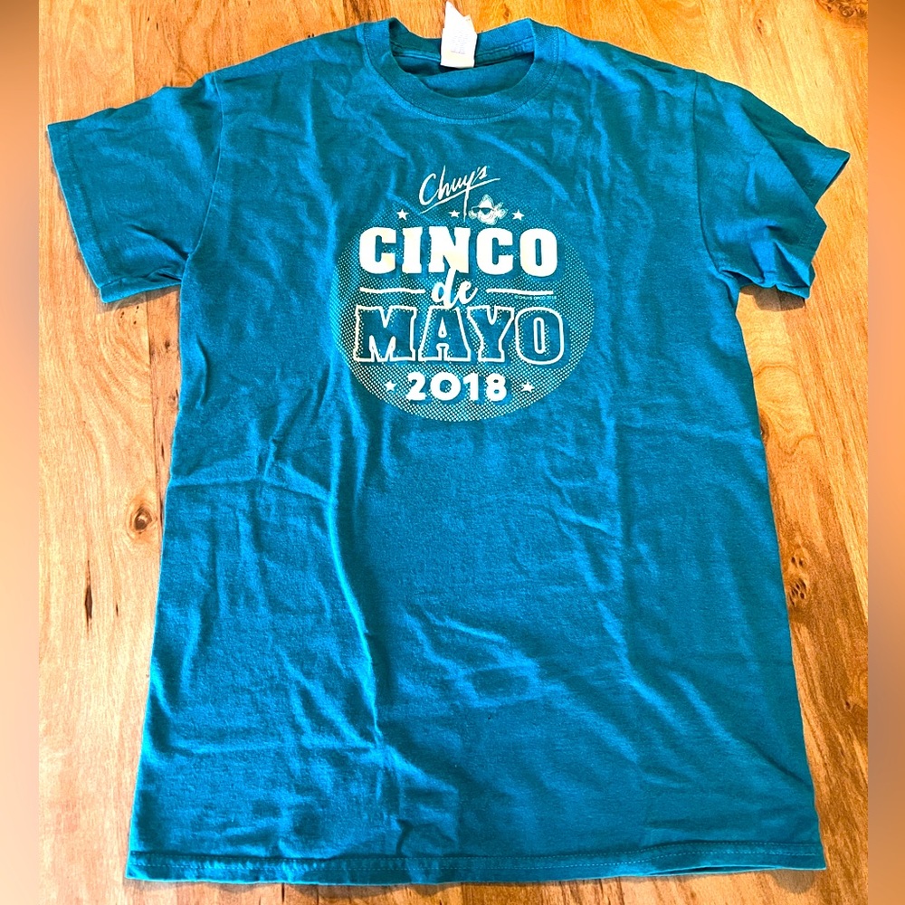 SOLD- Gildan Heavy Cotton Chuy’s Tex-Mex 2018 Cinco de Mayo Shirt